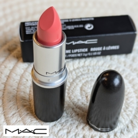 Limited Edition MAC Reel Sexy Amplified CremeLipstick-Peachy/Coral NIB RareCoral - Picture 1 of 12